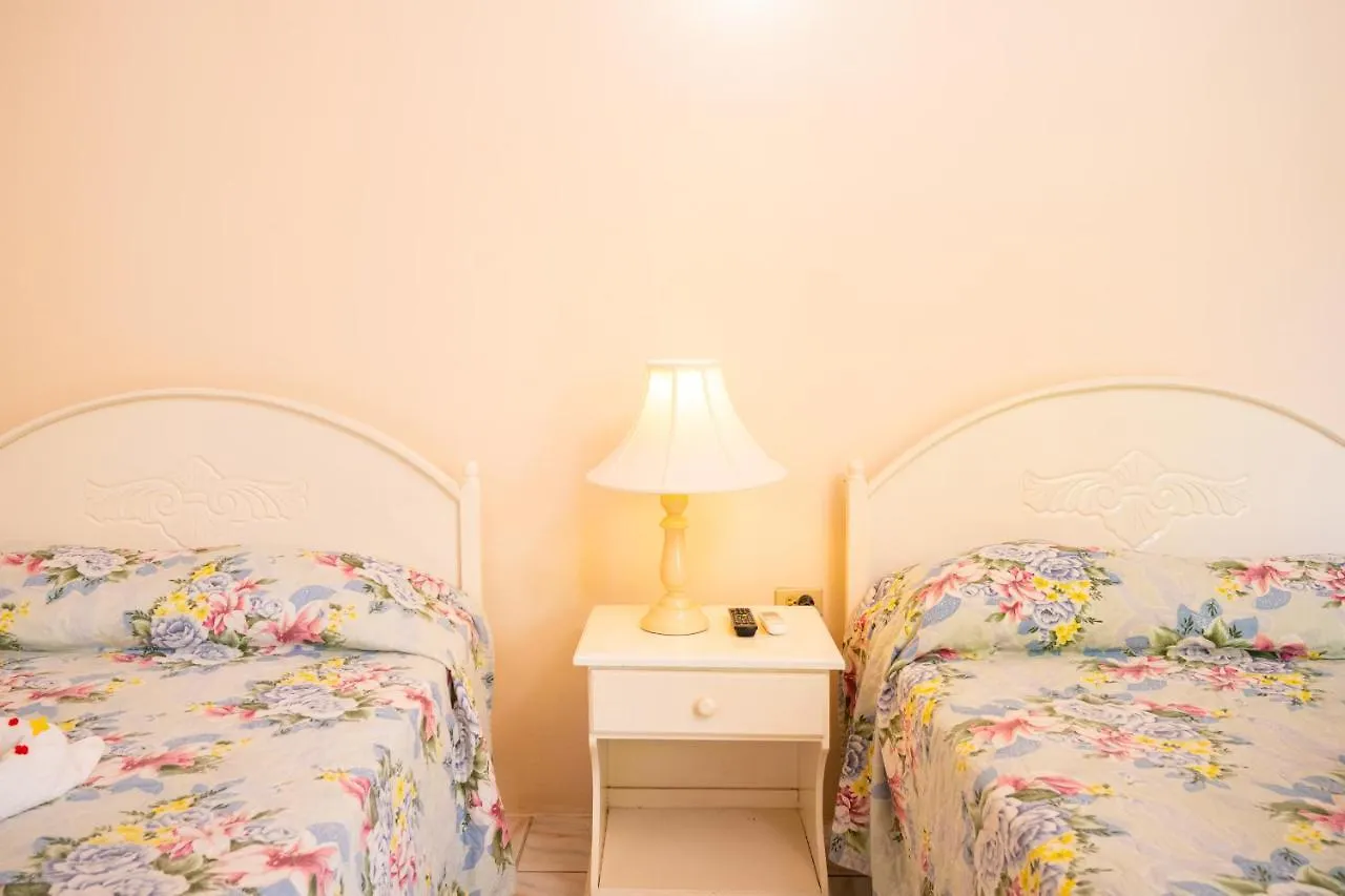 Отель Shields Negril Villas