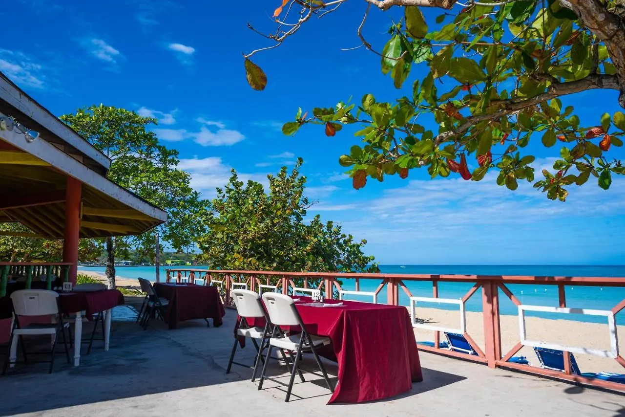 Shields Negril Villas Отель
