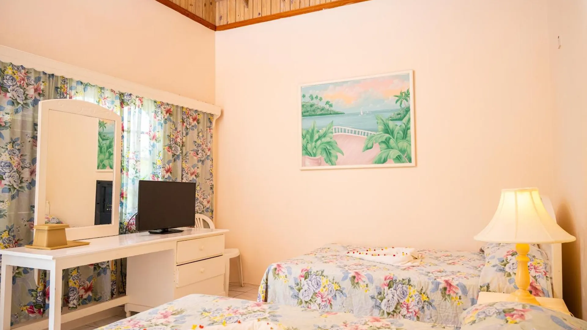 Shields Negril Villas Hotel