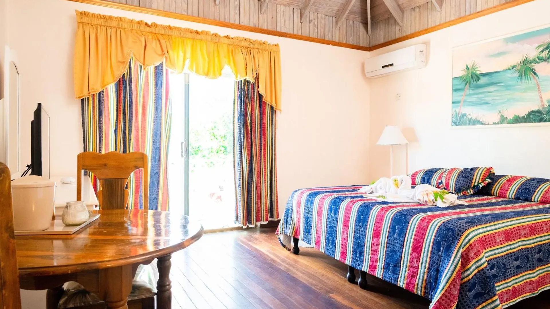 Shields Negril Villas Hotel